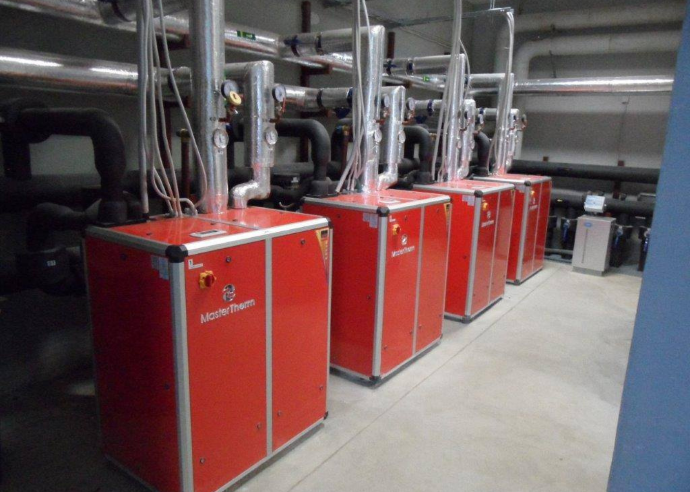 Commercial Heat Pumps | MasterTherm UK